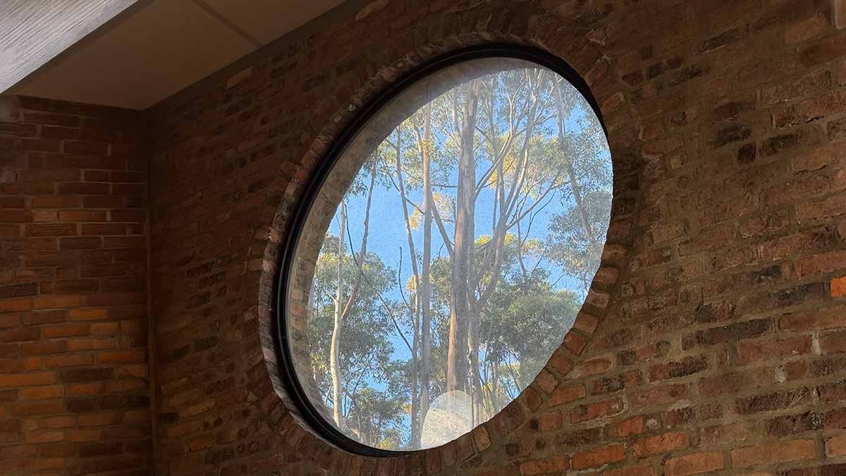 Circular windows frame