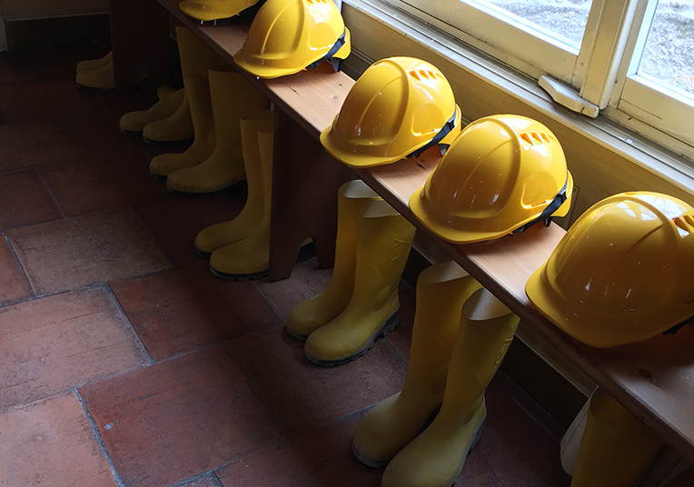 Not your usual attire for visiting Bordeaux châteaux!